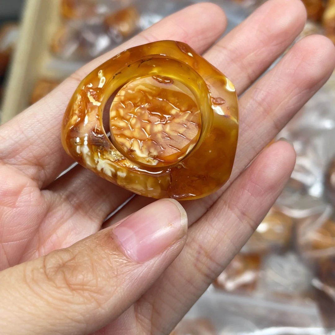 琥珀珠宝奇石未镶嵌