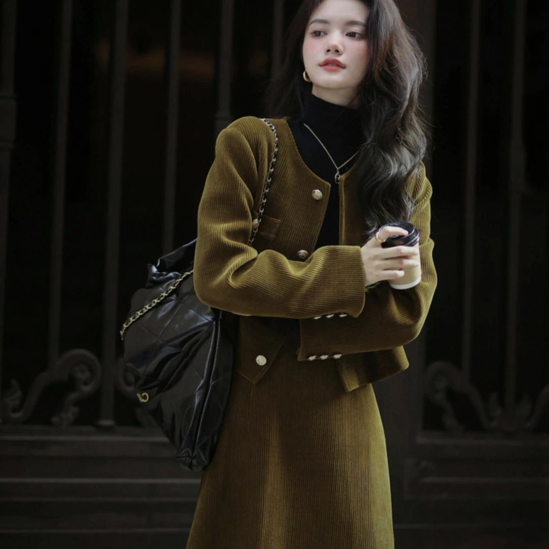 青倾家【财阀千金】气质显瘦韩剧小香风两件套装法式赫本风套装