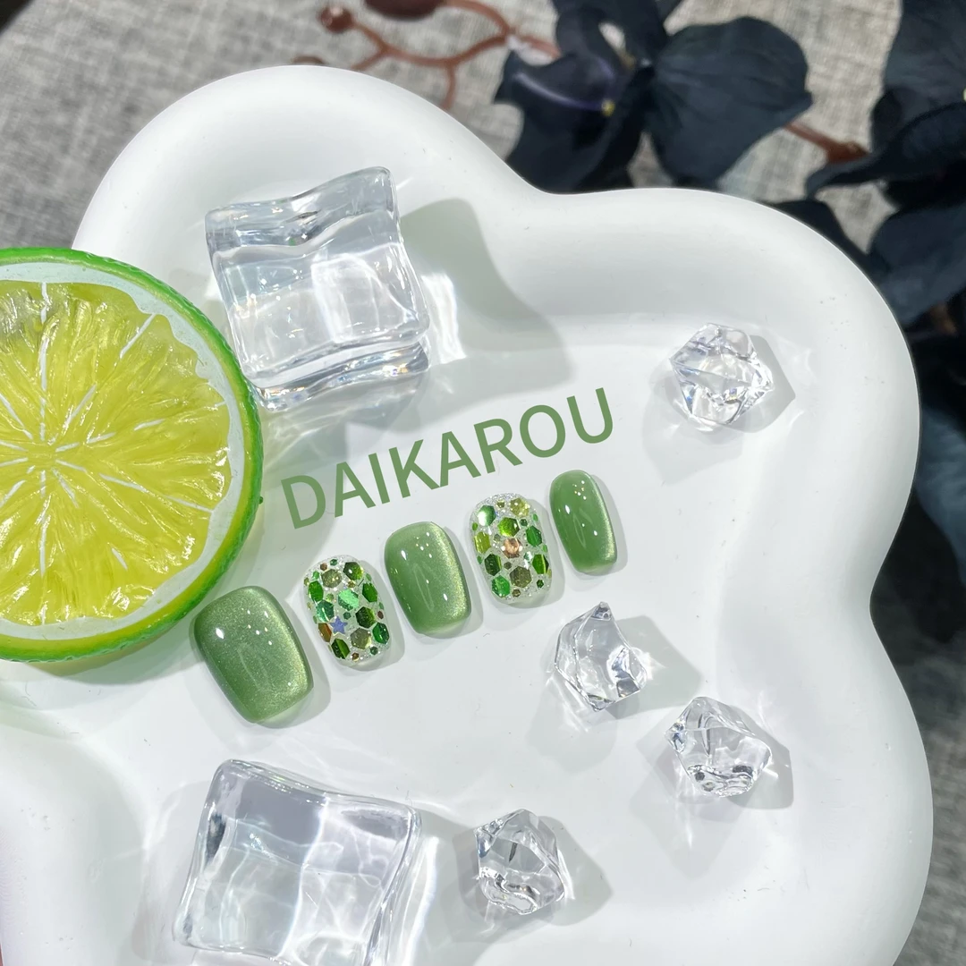 冷翠绽燃 黛卡柔 预售 新甲型 此度 短椭圆 中椭圆手工穿戴甲10片