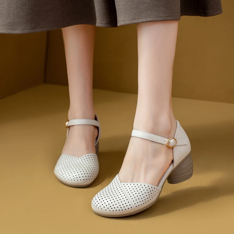 6328夏真皮浅口防滑软底粗跟妈妈凉鞋圆头女鞋镂空透气粗跟洞洞鞋