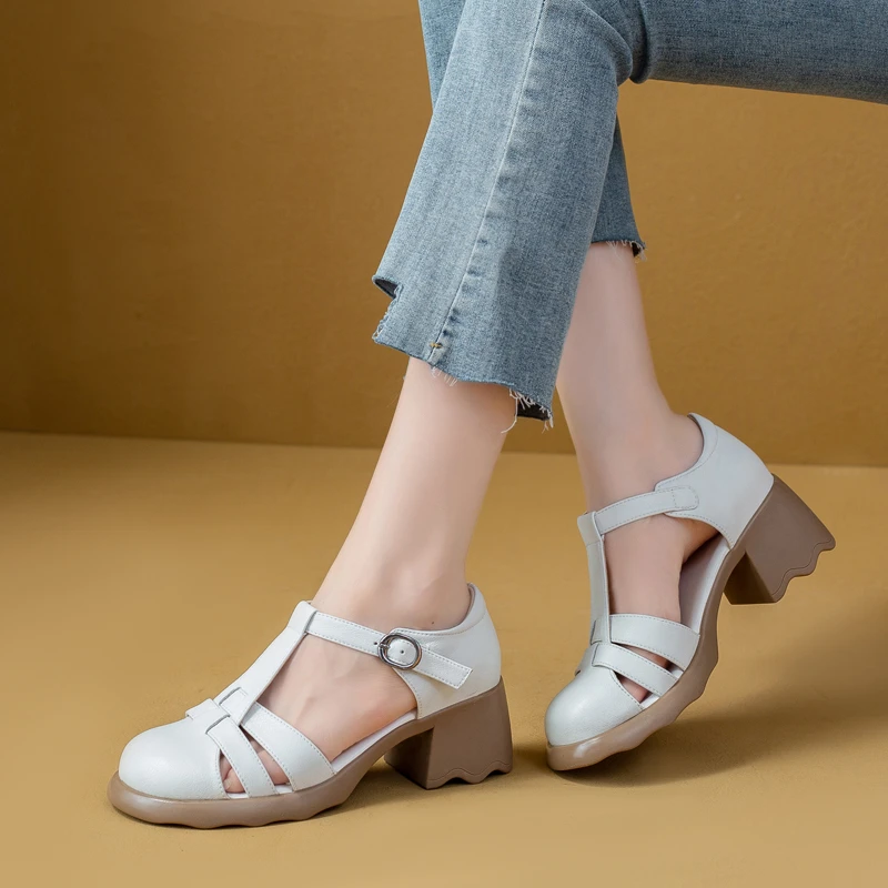 6777夏季真皮休闲舒适透气镂空鞋百搭粗跟女鞋防滑软底高跟凉鞋