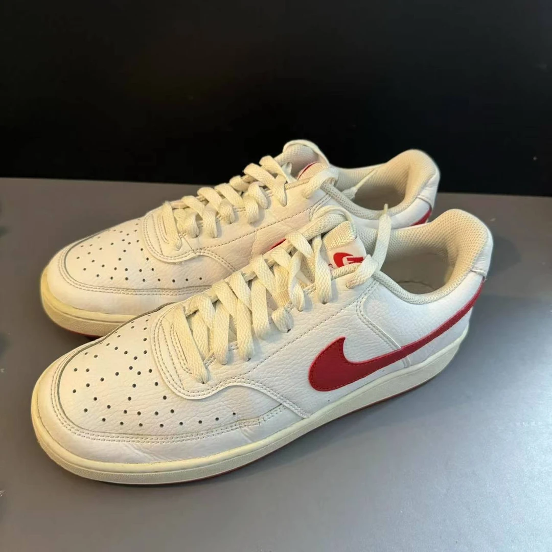 42码/低帮 白红 板鞋 特价不刀