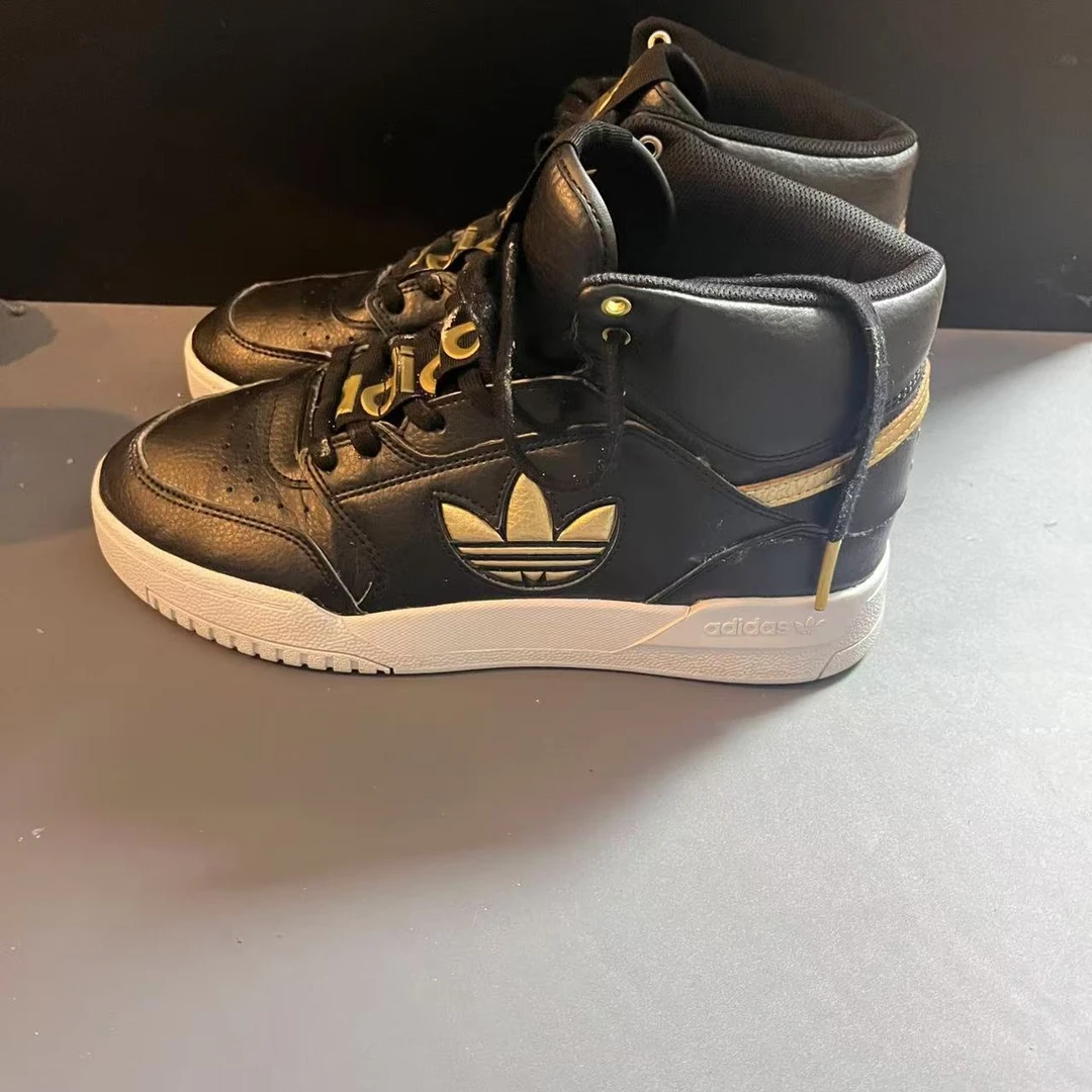 42码 中帮 黑色 板鞋  特价 不刀
