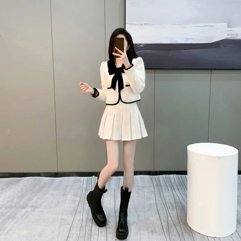 小香风冬季套装裙两件套女2024气质洋气小个子学院风外套搭配时尚