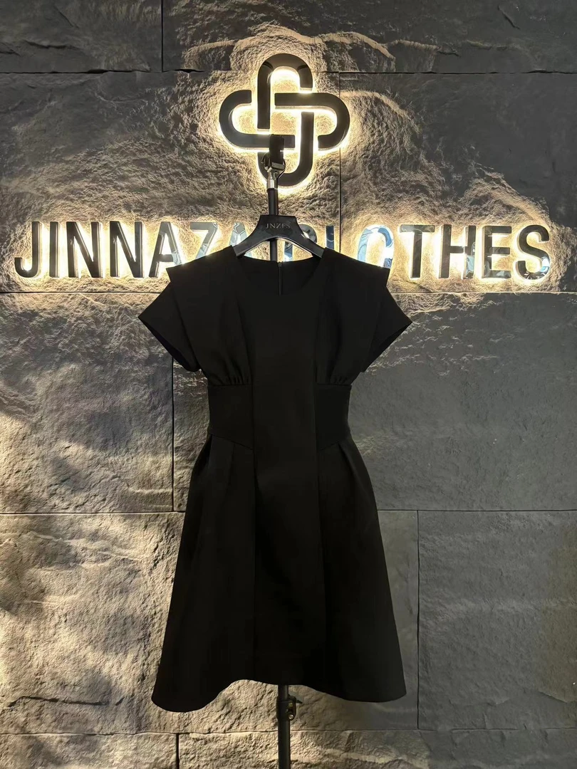 【原创大码设计师款】2024夏季设计感收腰显瘦气质黑色连衣裙4929
