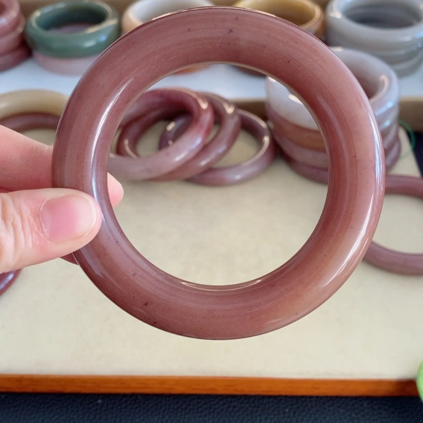 【闪购商品】石英质玉手镯未镶嵌千**月手镯