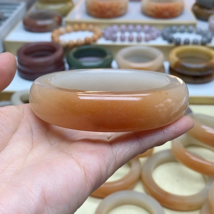 【闪购商品】石英质玉手镯未镶嵌萌****铛糖镯