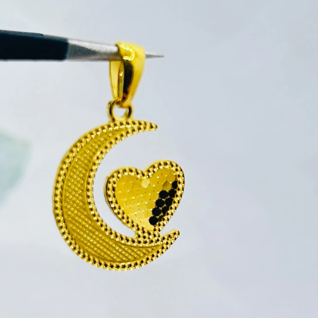足金999鱼鳞月亮爱心吊坠 5G工艺黄金珠宝首饰2.90h 足金999吊坠