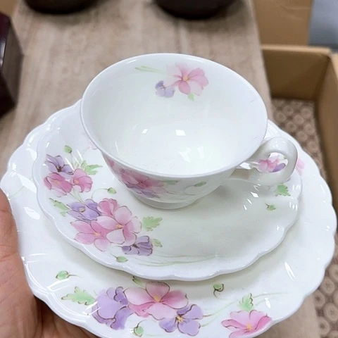 杯骨瓷咖啡杯。