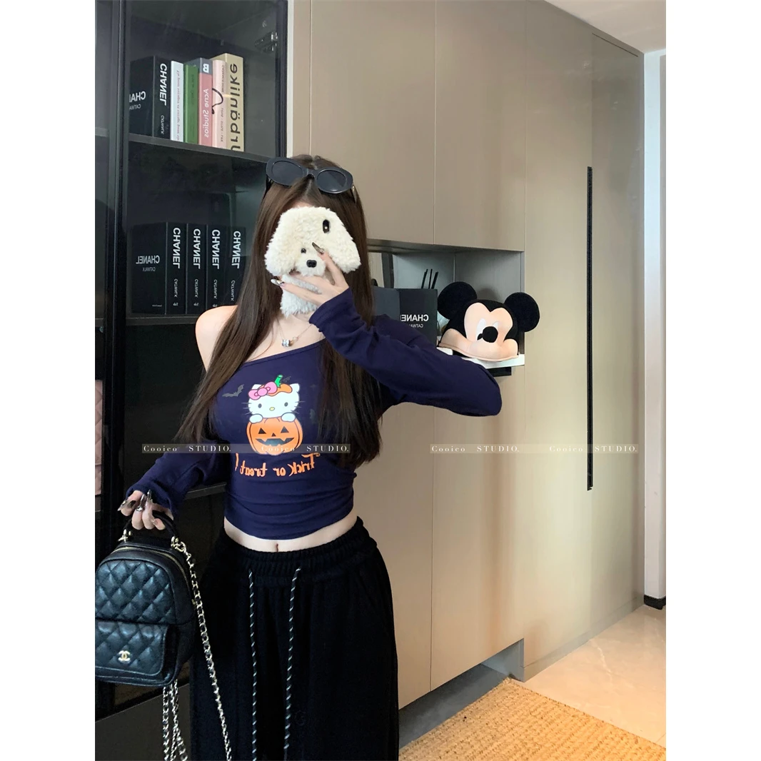 可爱猫咪印花斜肩长袖T恤女秋冬季新款纯欲修身显瘦辣妹露肩上衣