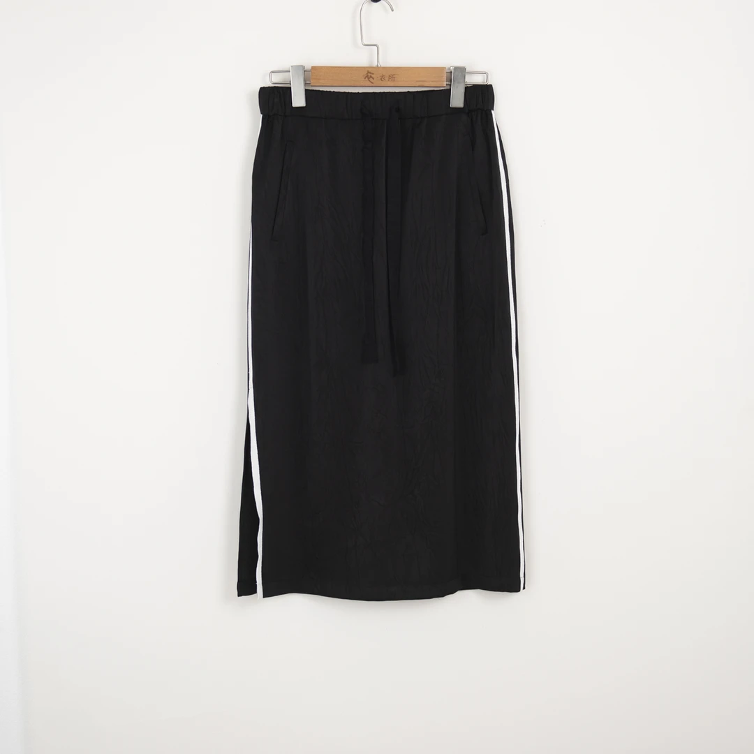 华人杰女士气质宽松中腰长裙侧开叉时尚百搭黑色体条纹半身裙