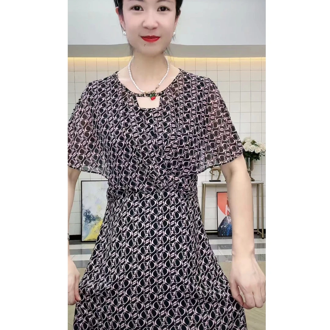 W117 气质连衣裙女显瘦收腰时尚减龄遮肉修身遮肚休闲几何短袖裙