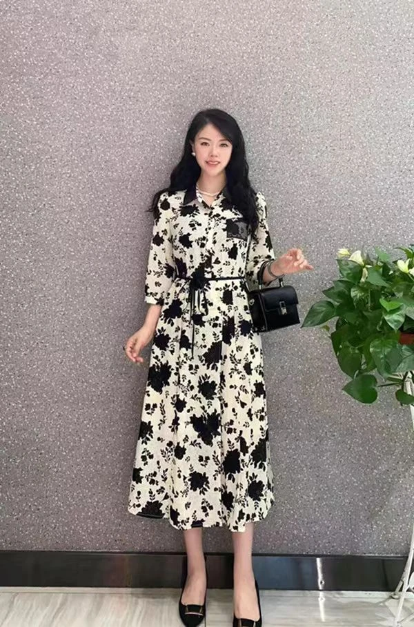 Q810女装连衣裙显瘦气质长袖时尚复古法式印花长款收腰碎花裙子