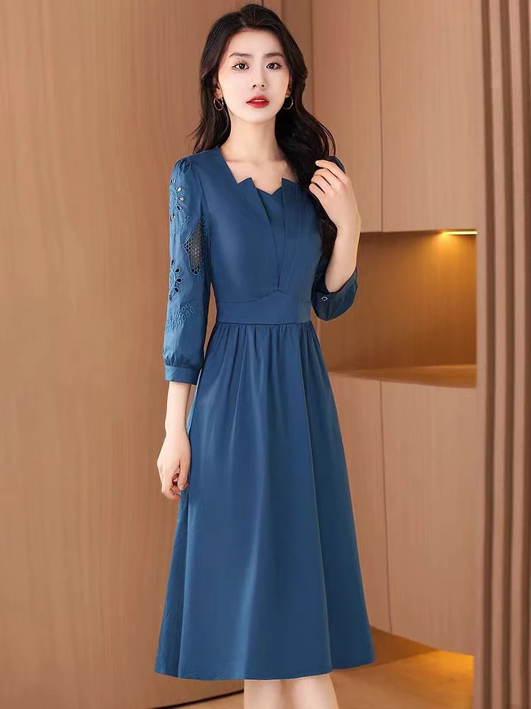 X0132 气质连衣裙女夏季显瘦收腰时尚减龄遮肉刺绣镂空长袖A字裙