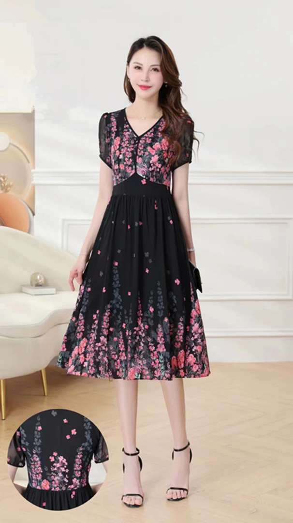 X356 夏季气质连衣裙女显瘦收腰时尚减龄遮肉修身V领碎花A字裙子