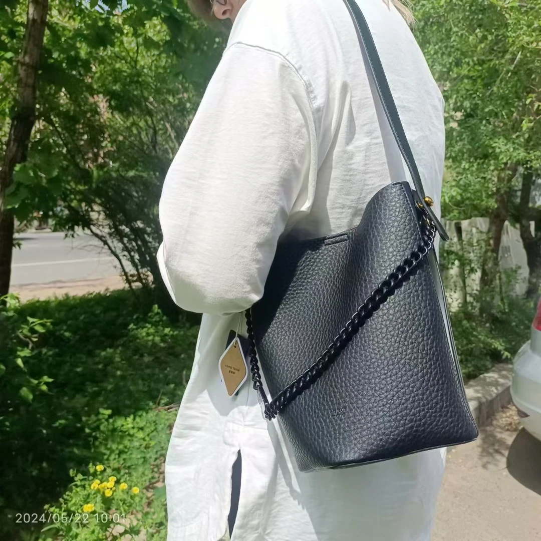 9149时尚百搭简约荔枝纹小众纯色水桶包