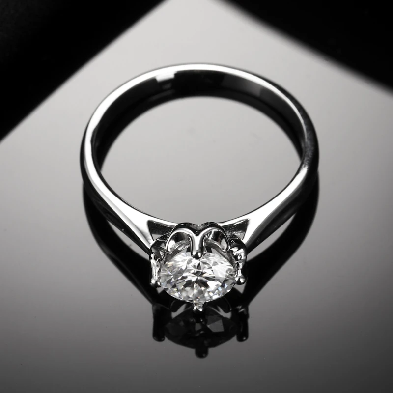 925银莫桑石戒指 经典镶嵌时尚女款女士情侣925银莫桑钻小花蕾-1