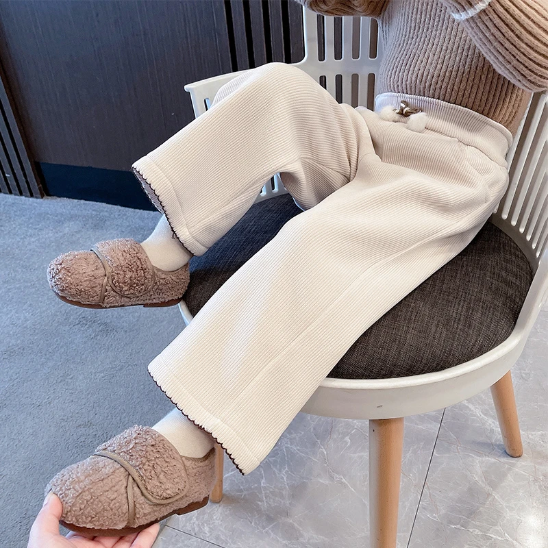 女童冬季加绒裤子2025新款儿童洋气雪尼尔阔腿裤宝宝一体绒长裤潮