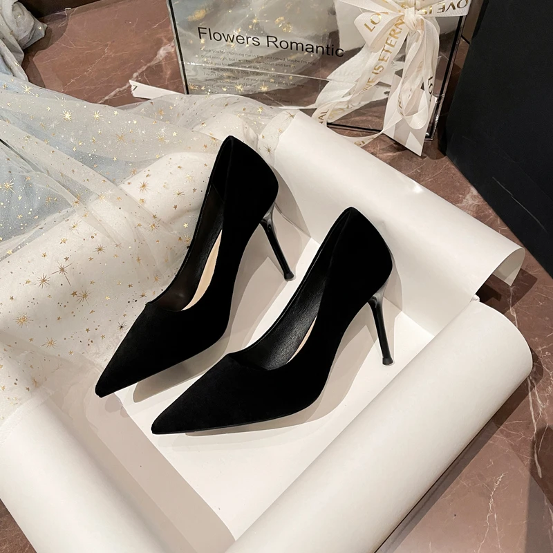 黑色绒面尖头高跟鞋2023秋季新款职业工作女鞋性感细跟百搭大小码