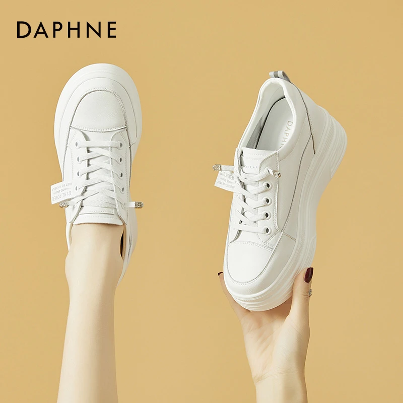 达芙妮厚底内增高女鞋2025春季新款高级感小白鞋女百搭松糕休闲鞋