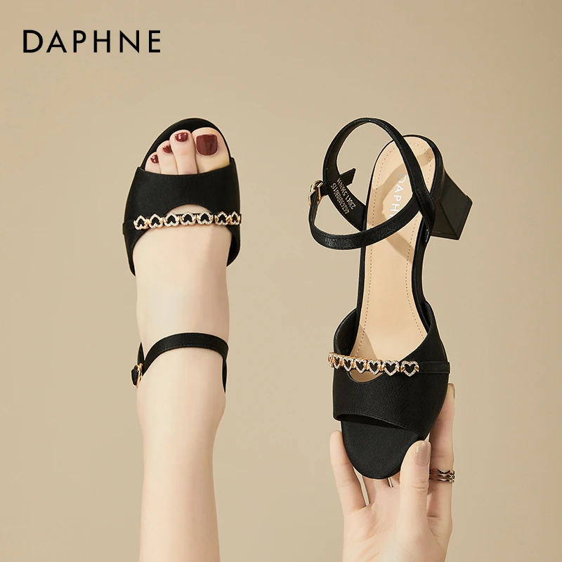 达芙妮黑色高跟凉鞋女2025新款夏季粗跟时尚精致仙女配裙子穿单鞋