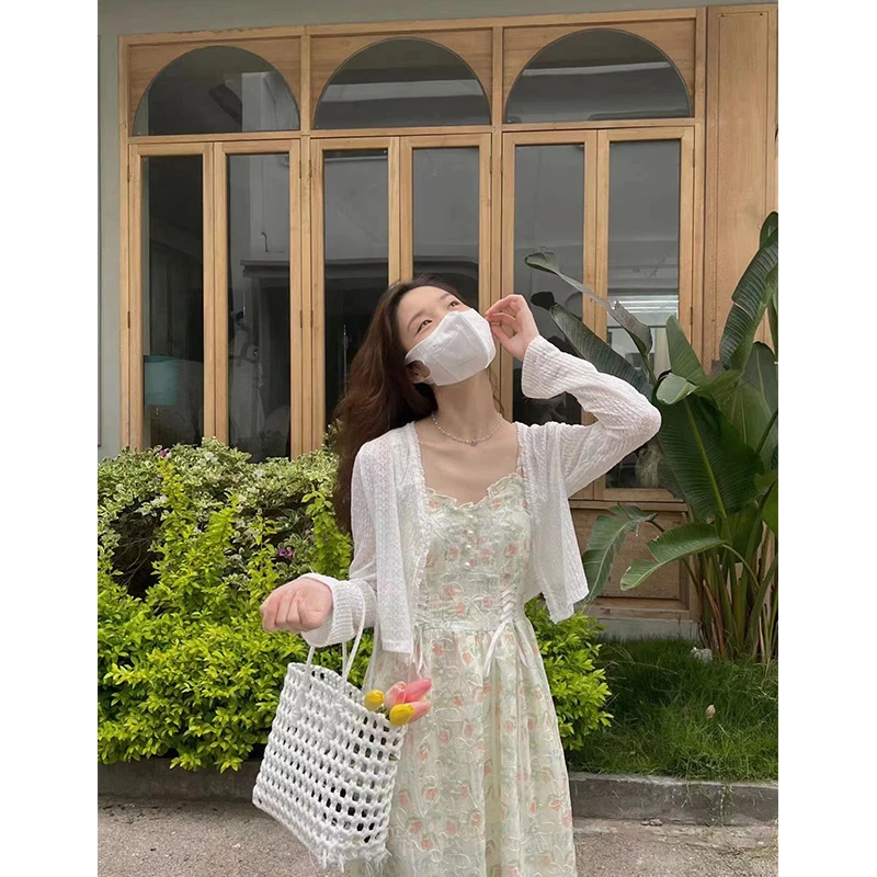 法式田园风告白郁金香碎花吊带连衣裙女2024新款百搭显瘦小众裙子