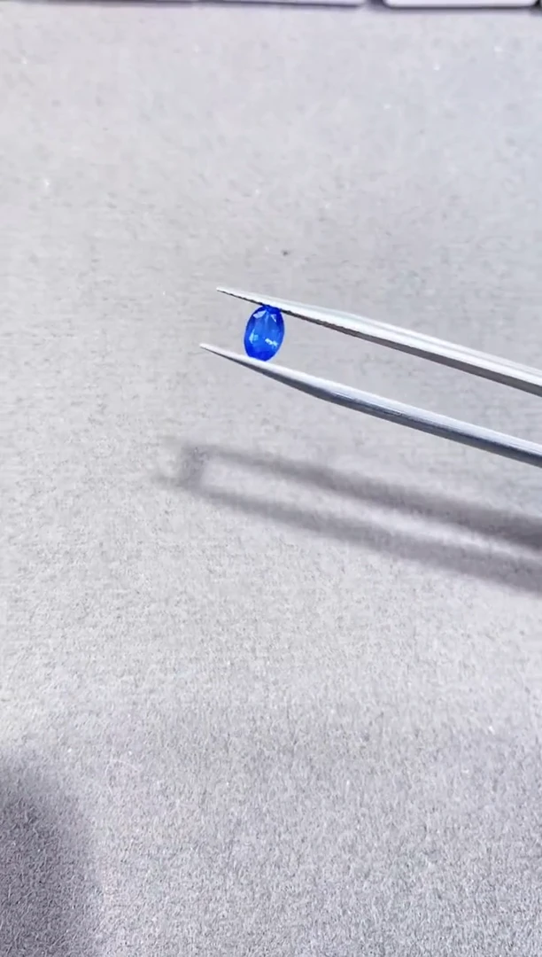【闪购商品】蓝宝石裸石未镶嵌一粒4*6mm