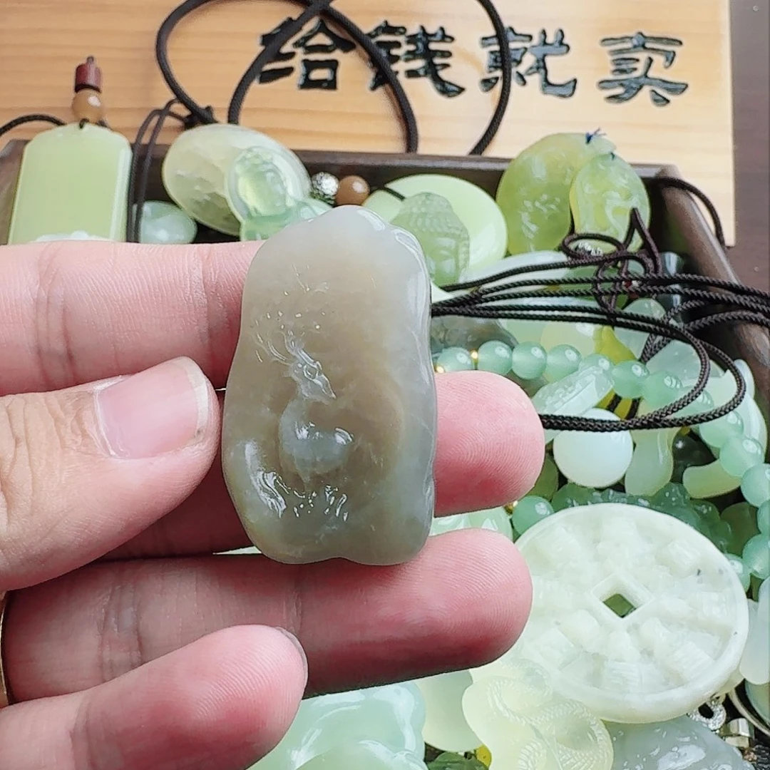 岫玉颈饰合金精美礼品
