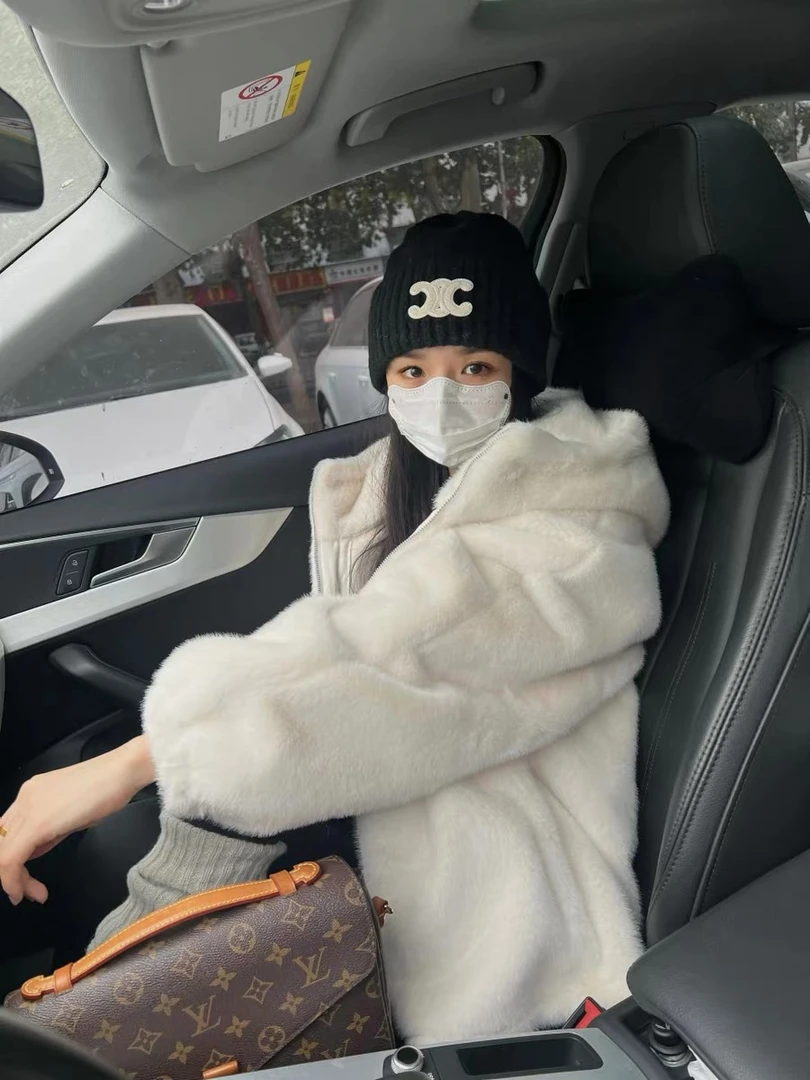 秋冬毛绒连帽宽松中长款时尚外套DYJDR34