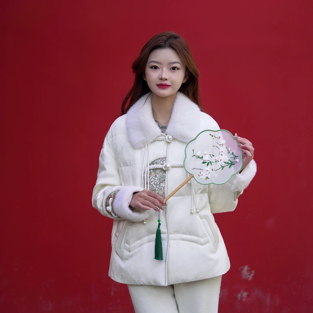 闪闪6176国风刺绣中式盘扣铜氨丝提花高端水貂毛领冬鹅绒服女
