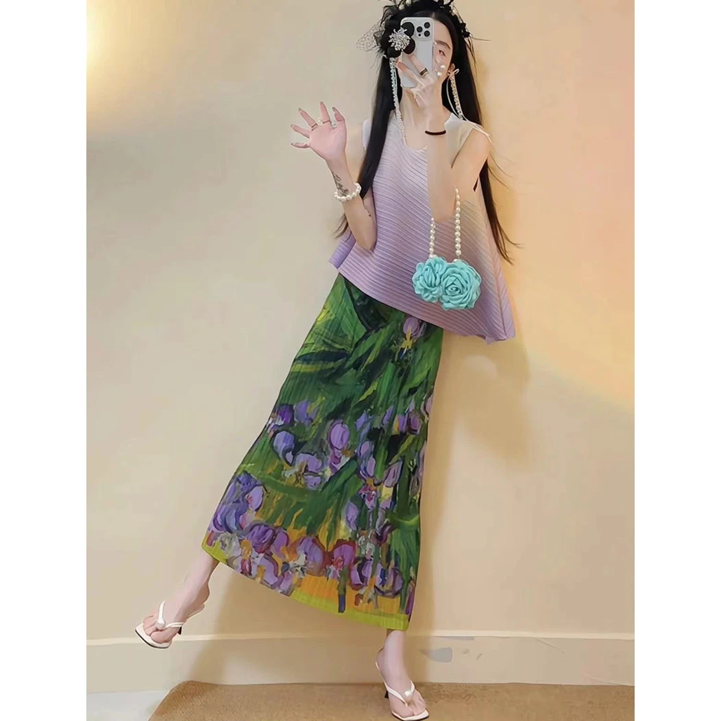 今年流行三宅无袖渐变紫色上衣一幅油画绿野仙踪郁金香印花半身裙