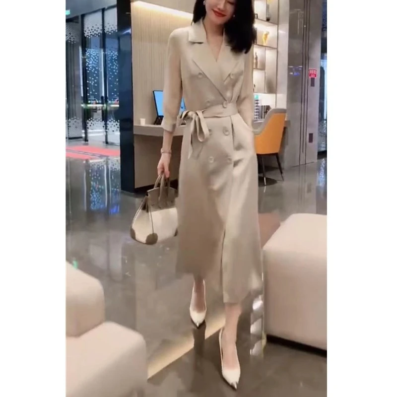 网红爆款时尚百搭风衣外套女2024年春季新款纯色双盘扣系带外衣