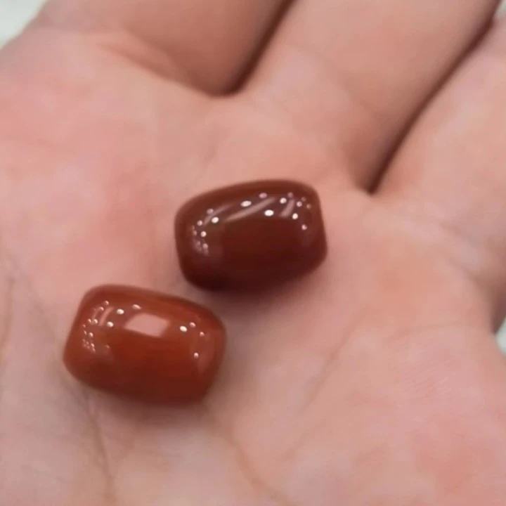 编号449------玛瑙桶珠10*13.5mm 多样性发其一