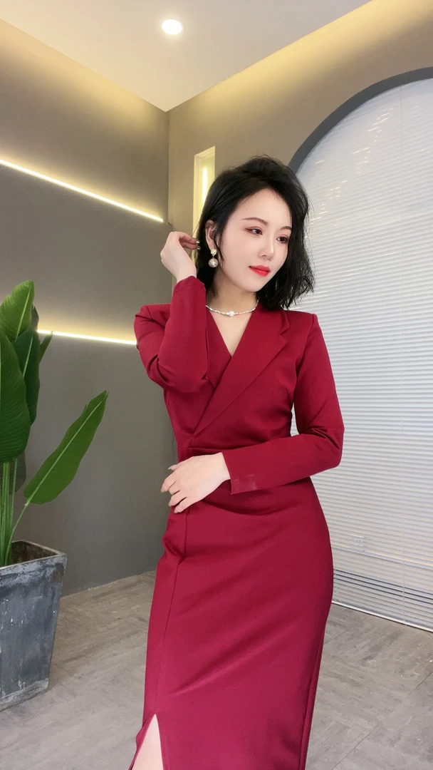 2025年春夏新款职业显瘦气质连衣裙长款时尚轻奢收腰夏季西装套装