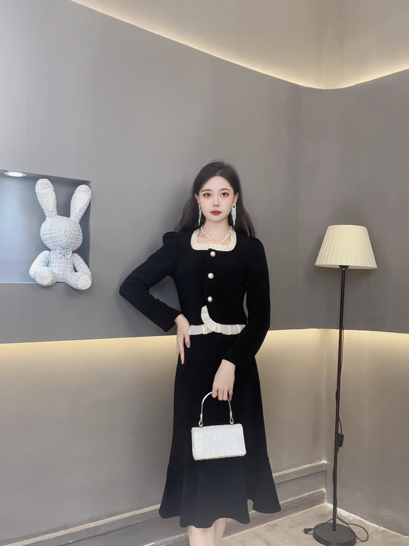 秋季名媛黑色修身拼接长裙打底显瘦秋季法式气质长袖时尚礼服法式