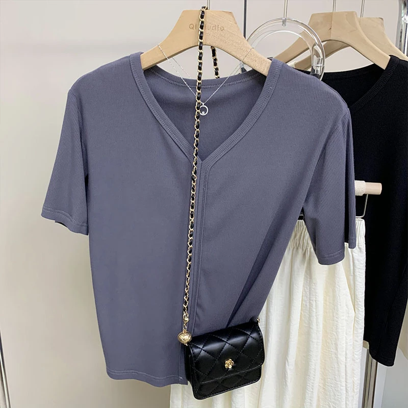 大码v领宽松短袖t恤女夏季新款洋气显瘦上衣时尚休闲百搭纯色体恤