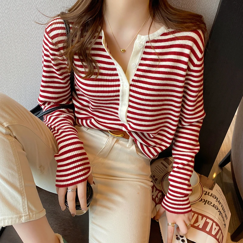 条纹长袖针织衫女外穿纽扣上衣2023秋新款内搭打底衫韩版时尚毛衣