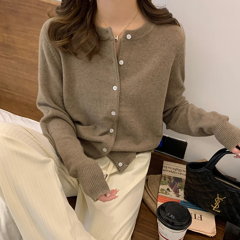 毛衣外套女开衫新款2024爆款内搭打底针织衫外搭黑色宽松洋气上