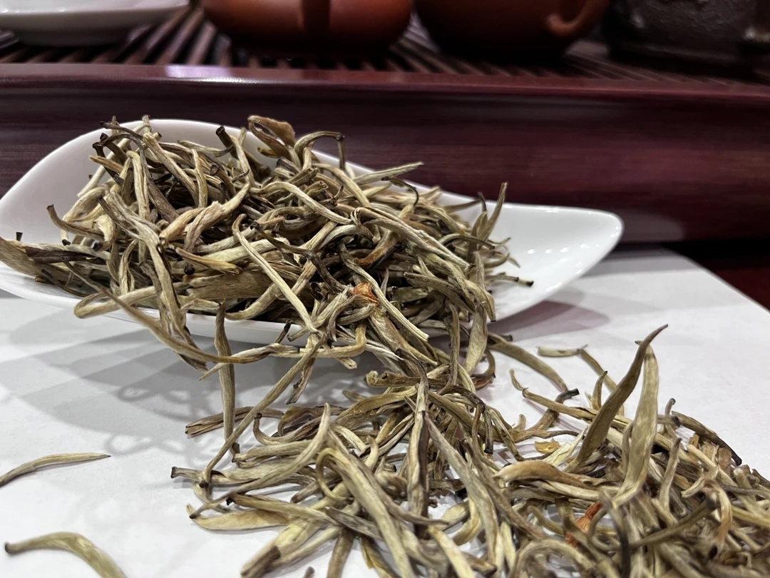 茉莉花茶精品茶王根根竖立花香浓郁（150g桶装）