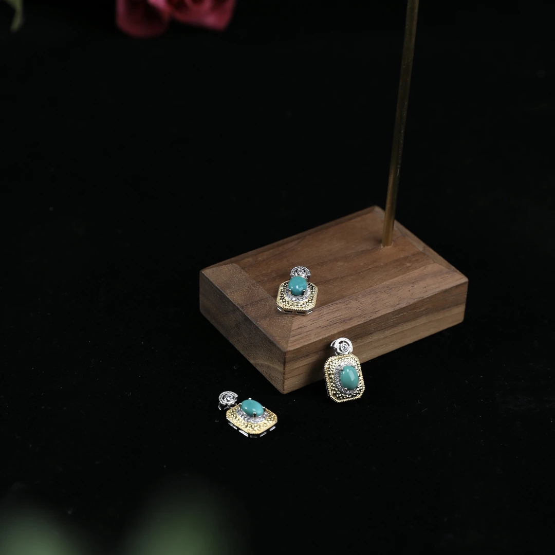 绿松石银镶双色吊坠多样性发一