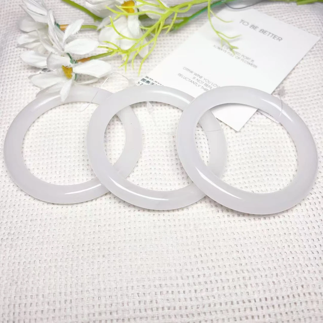 金丝玉白色款圆条手镯多样性发一