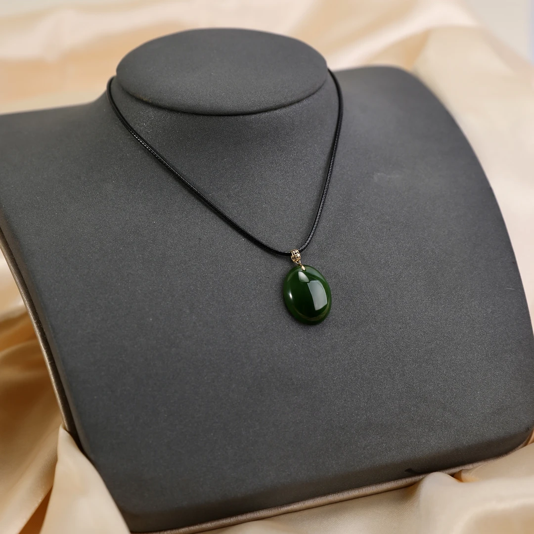 约15*20mm菠菜绿碧玉椭圆镶18K金扣头吊坠