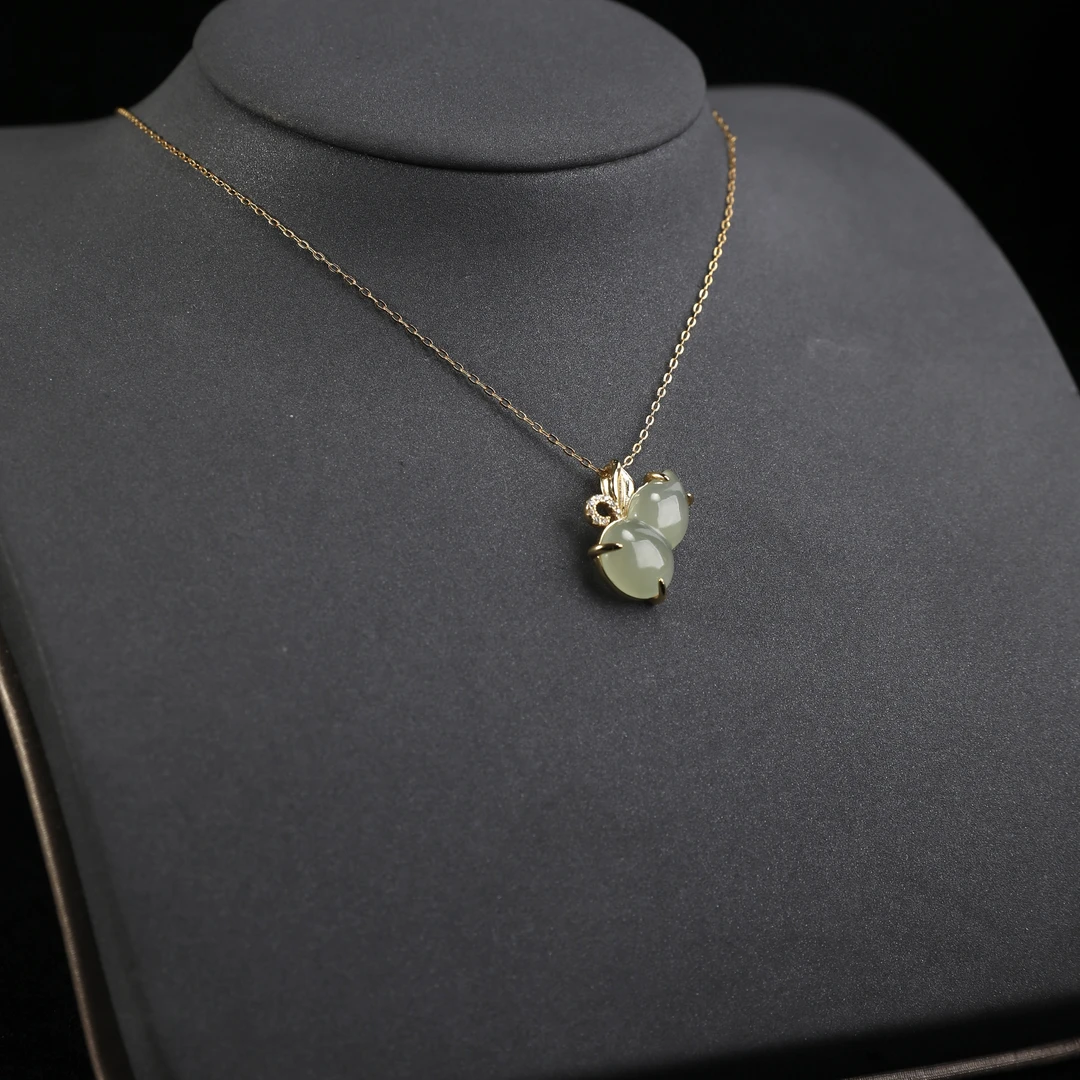 和田玉葫芦S925银镀金色镶嵌项链