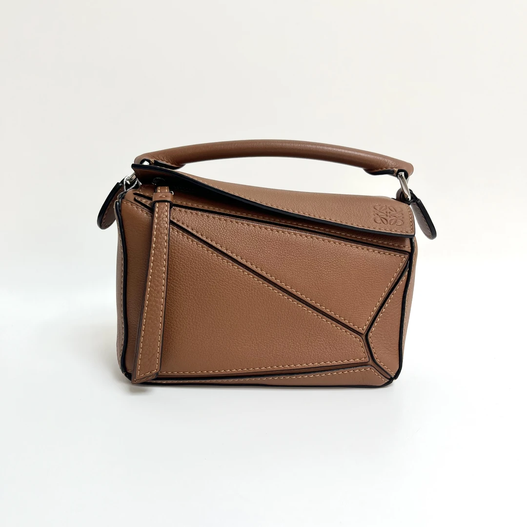 99新 LOEWE/罗意威 可乐/罗意威几何包小号/98新/60031663