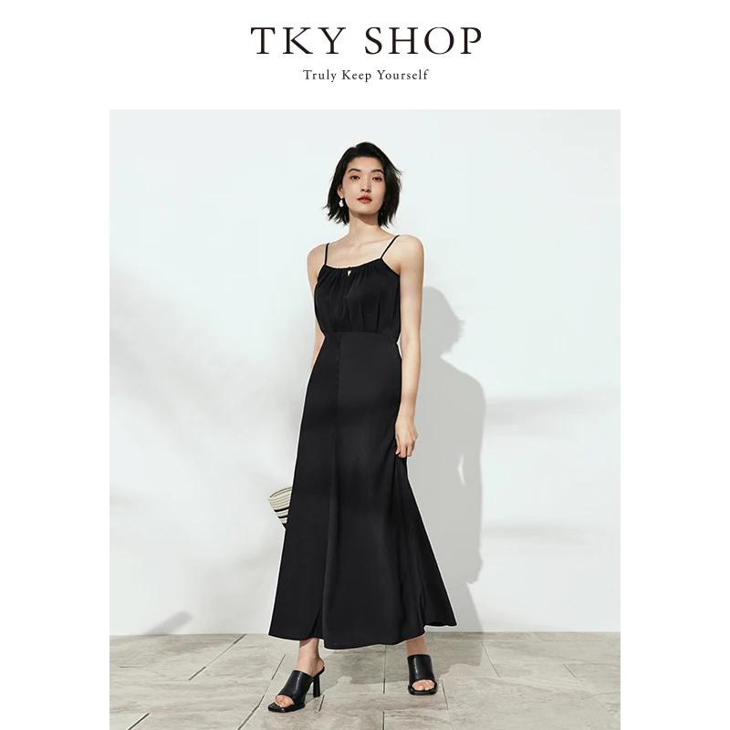 TKYSHOP夏季优雅气质辣妹风轻奢黑色收腰吊带连衣裙 10H1WA04G114