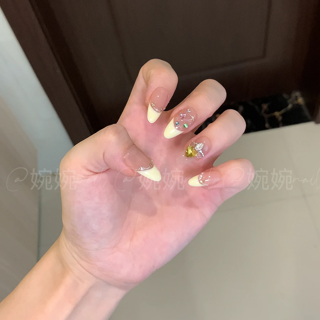 【奶黄包】纯手工锆石贴钻组合法式百搭显白穿戴甲贴片