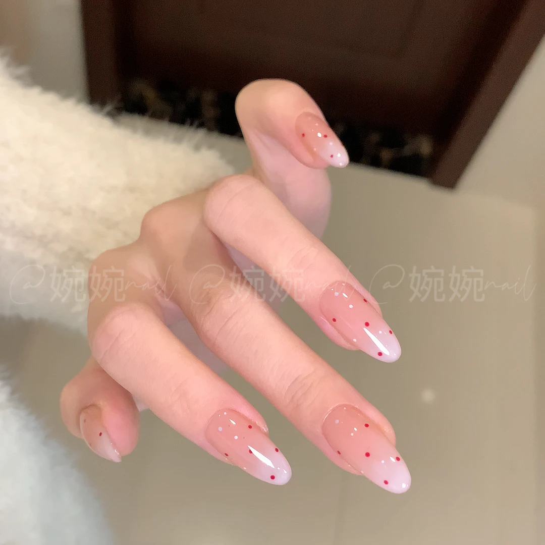 【点点】纯手工手绘波点甜美淡色乳白渐变简约干净穿戴甲贴片