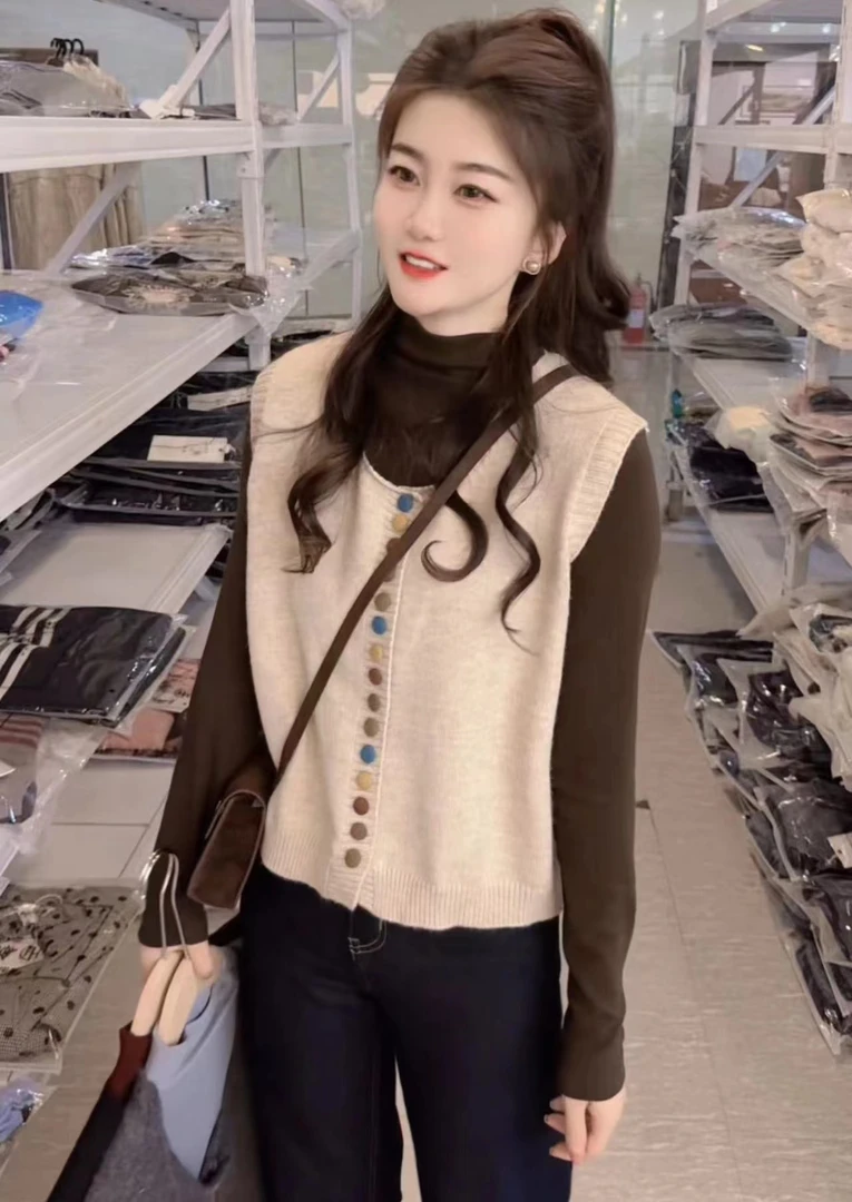 『 舒适彩扣S 』时尚韩版设计款百搭休闲马甲套装24505