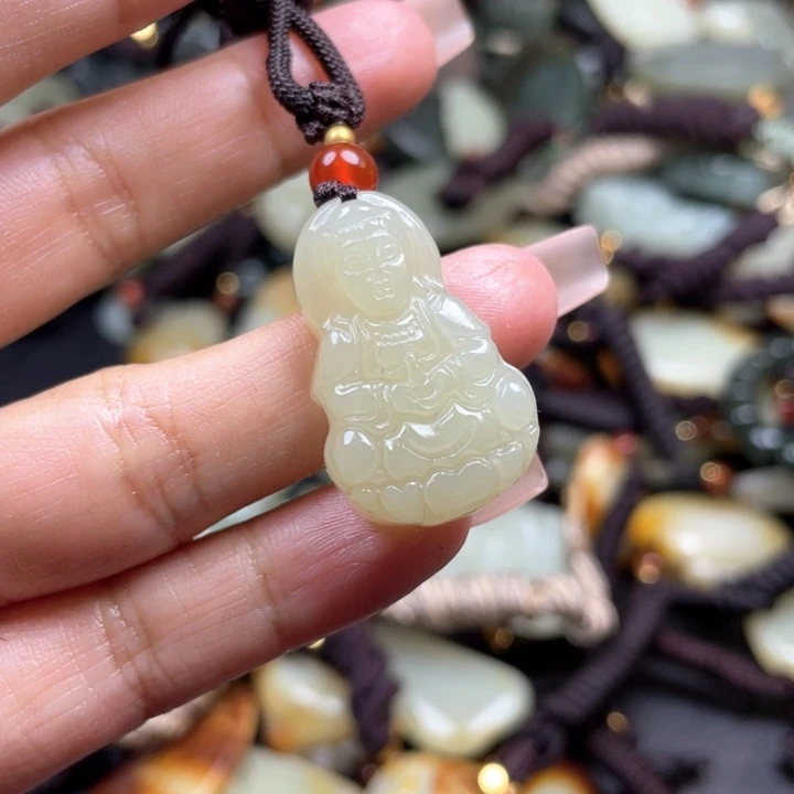 和田玉颈饰未镶嵌