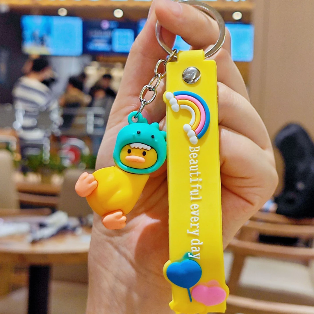 新款小黄鸭歪脖鸭子卡通公仔挂件汽车挂饰钥匙扣商场娃娃机挂件